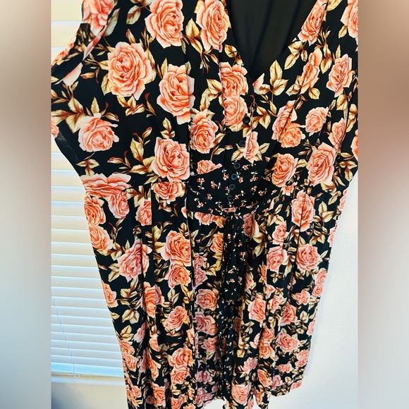 22/24 Torrid Sz 3 Black Floral Challis Button Down Dress Never Worn Like New - Picture 6 of 8